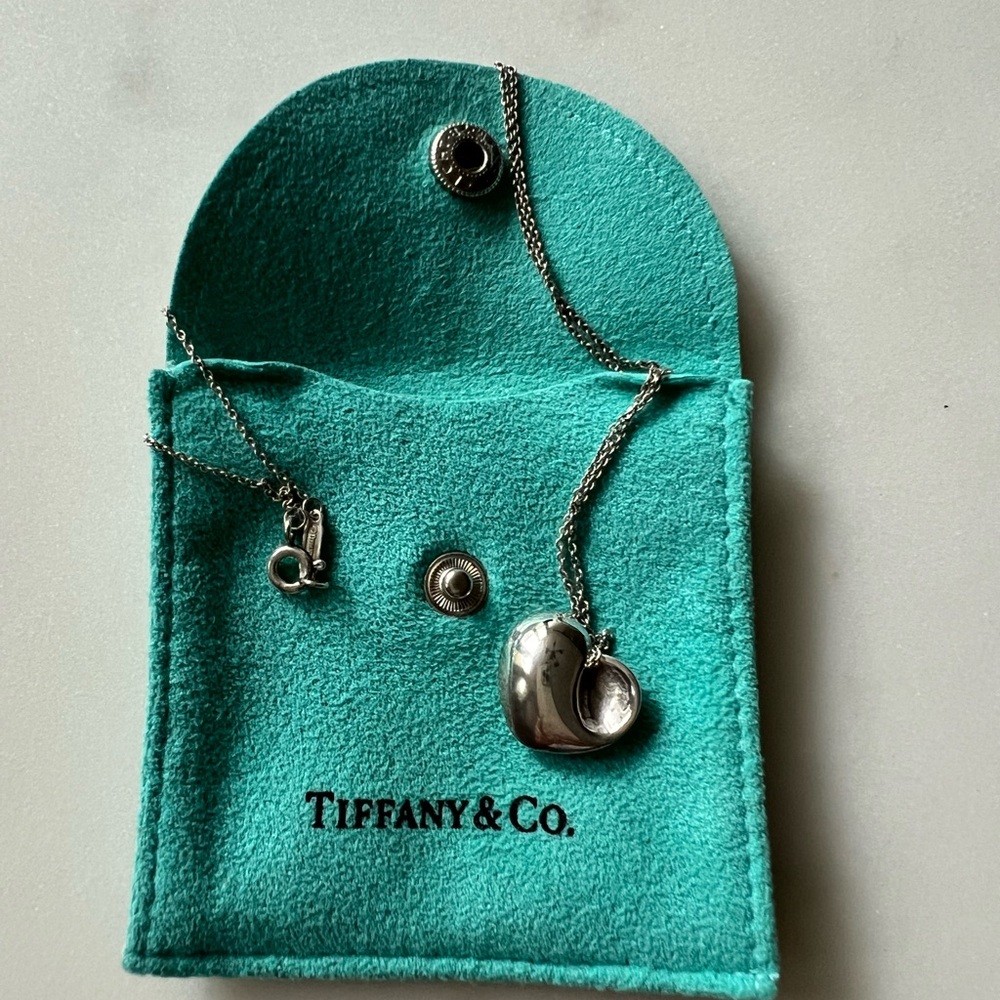 Tiffany & CO heart necklace : Authentic